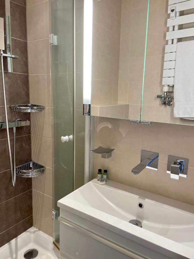 Chambre idéalement située à 50m de la Croisette Cannes Extérieur photo